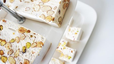 Le nougat de Montélimar : un incontournable de la confiserie française