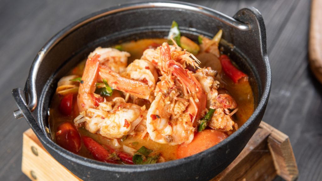 Comparaison des meilleures adresses pour savourer une bouillabaisse entre Toulon, Hyères et Carqueiranne